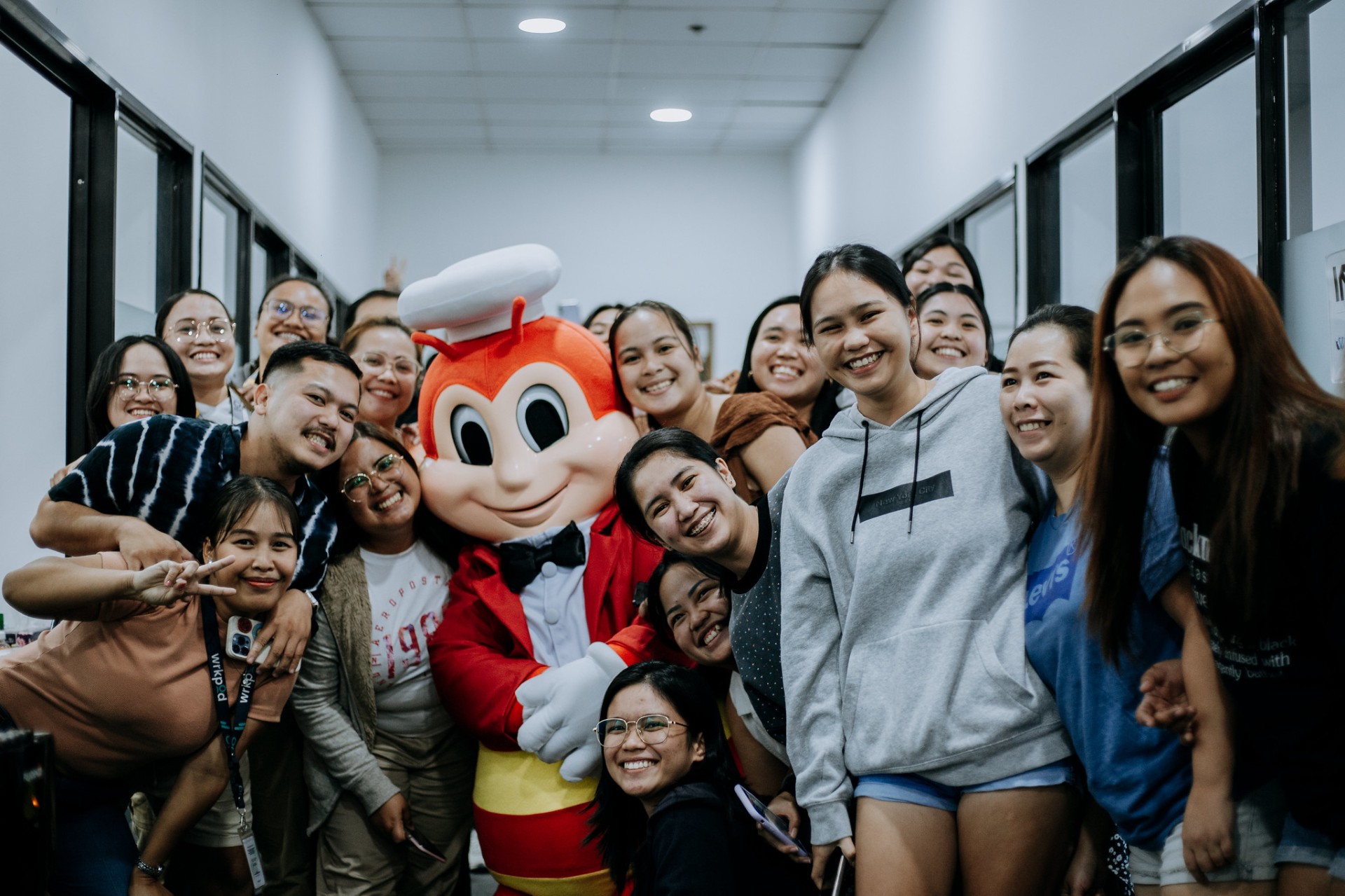 Virtual Assistant Salary Guide 2026: What Filipino VAs Actually Earn